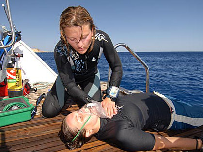 Emergency First Response Dive Course Galapagos